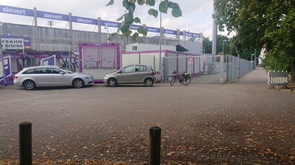 VfL Stadion Bremer Brücke Umfeld ohne Fahrradbügel 2
